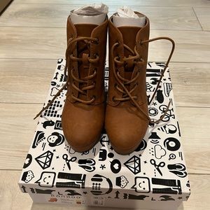 Bamboo Huxley Lace Up Heeled Boots